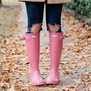 Adorable bubblegum pink Hunter Boots
